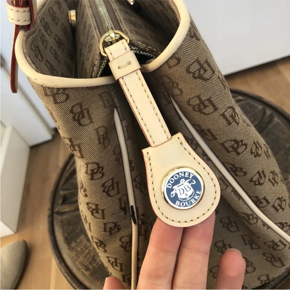 Vintage Dooney & Bourke monogram handbag | accessories included! - Picture 11 of 16